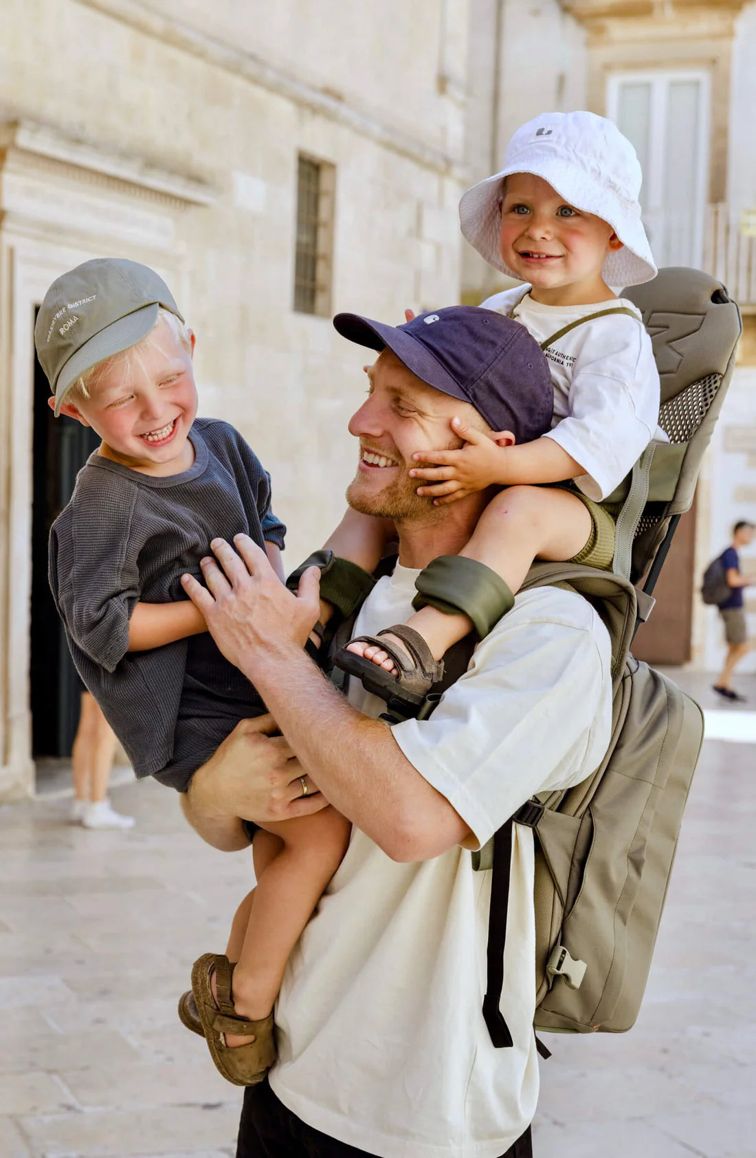 THE NEW VELIERT G5 SHOULDER CARRIER